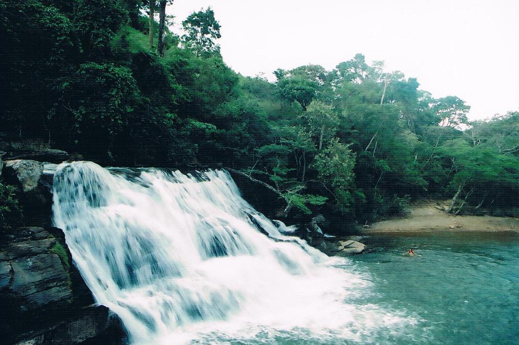 Cataguas Brasil Pousada Карранкас Экстерьер фото